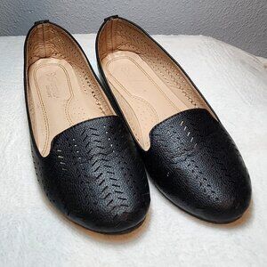 Forever Comfort Black Flats - Size 7